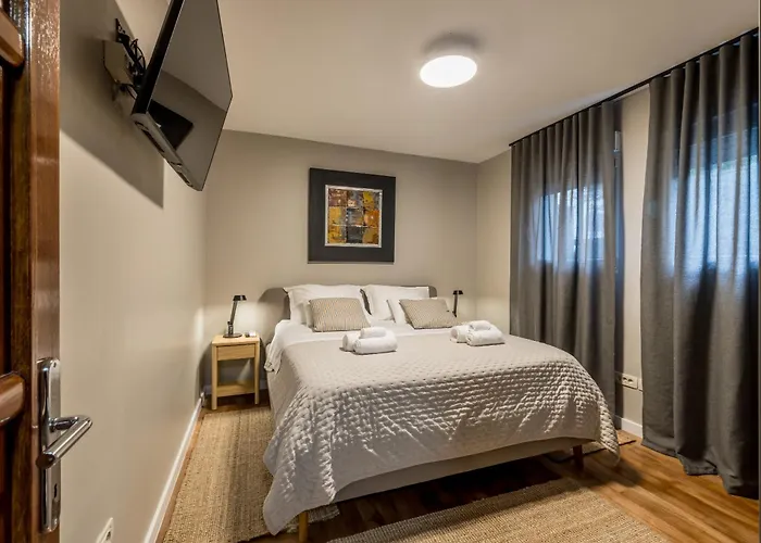Green Oasis By Bacvice Beach, Private Parking & Garden - Casa Moro