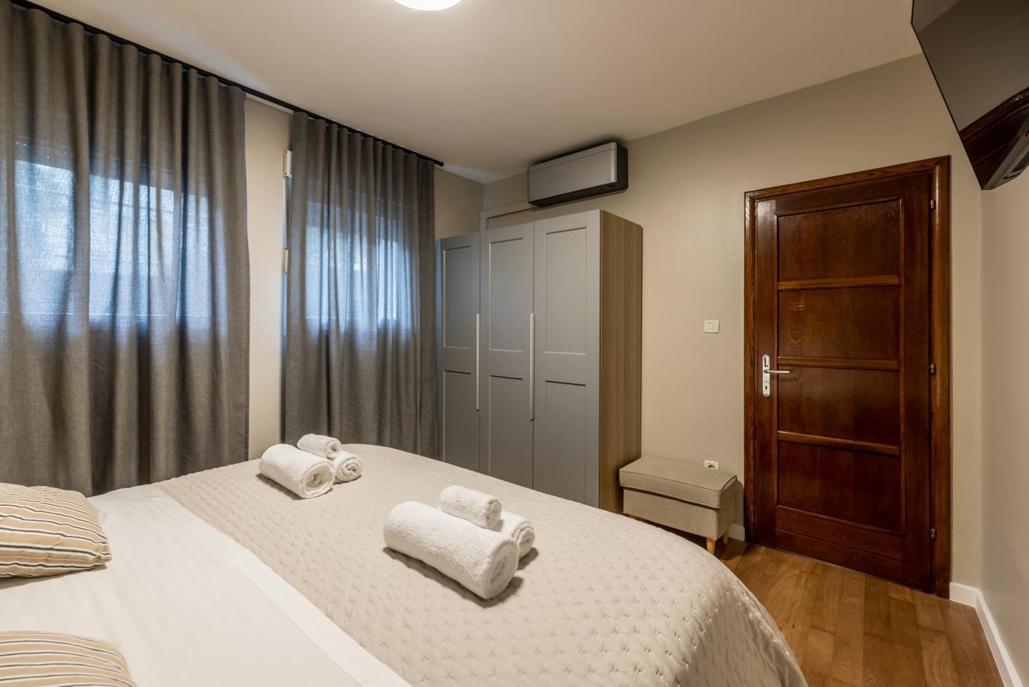 Apartma Oasis By Bacvice Beach, Private Parking & Garden - Casa Moro